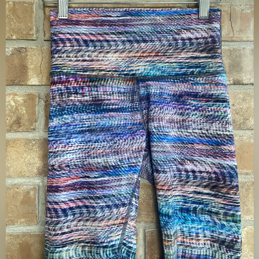 Lululemon Wunder Train High-Rise Tight 25" in Digital Oasis White Multi - Size 4 - Picture 5 of 9